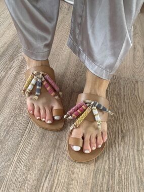 Free People Hand Beaded Toe Ring Tan Leather Flat Sandals Fits 7 & 7.5 Boho 💗🌸